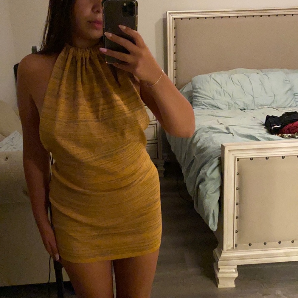 Backless yellow dress